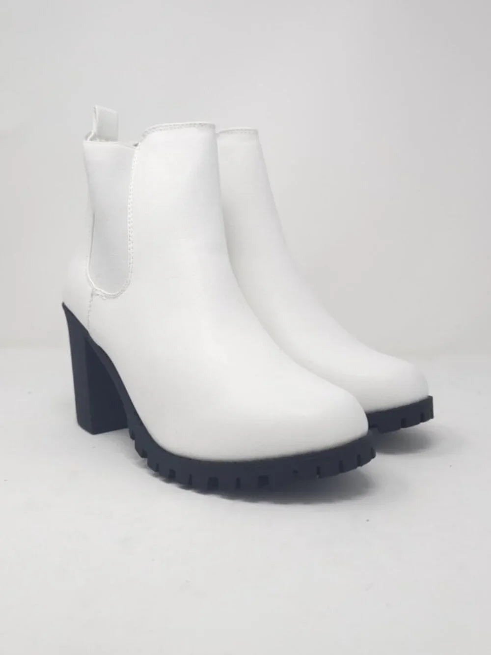 White Chunky Heel Ankle Boots Chelsea Style Platform Minimalist Trendy - Picture 2 of 10